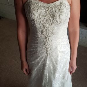 David's Bridal, Sweetheart neckline, beaded gown